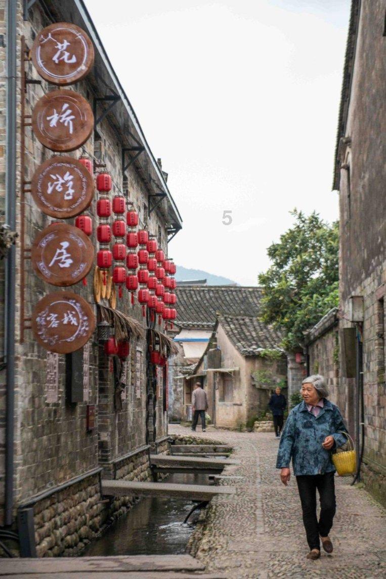 吴京谢楠婚变锤了？大S靠前夫养光头佬？王鹤棣碰瓷王一博？虞书欣违法被查？张檬小三报应瓜？谢彬彬混的惨？